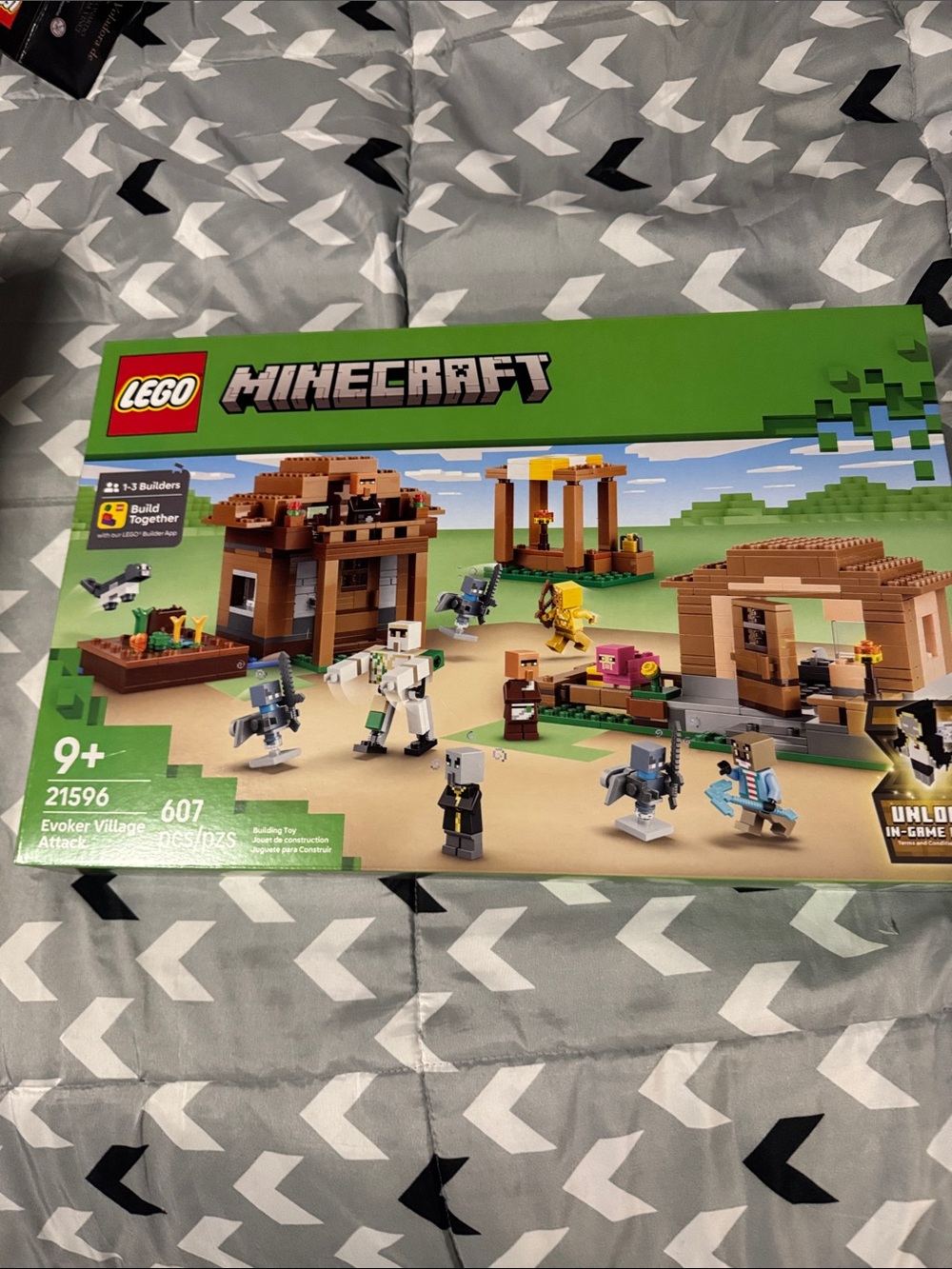 LEGO Minecraft Evoker Village Attack Set - Green, Brown, Yellow